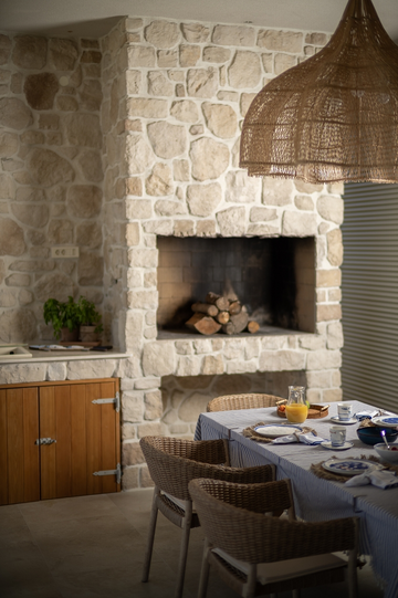 Sea-View 3-Bedroom Villa in Ivan Dolac for 6