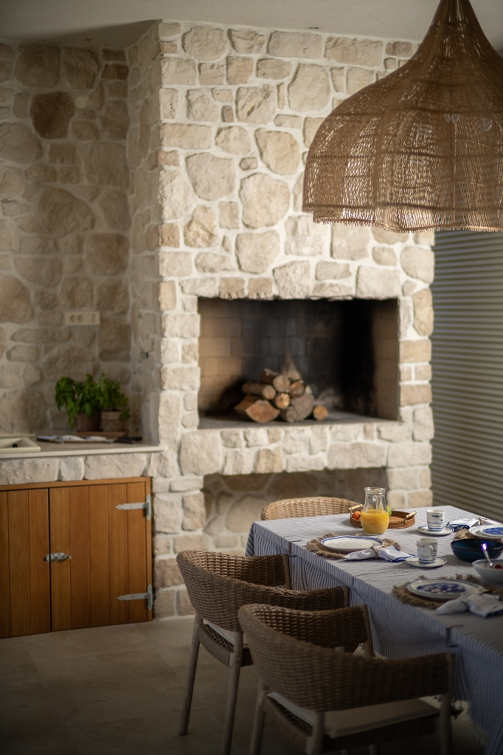 Sea-View 3-Bedroom Villa in Ivan Dolac for 6