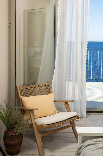 Sea-View 3-Bedroom Villa in Ivan Dolac for 6