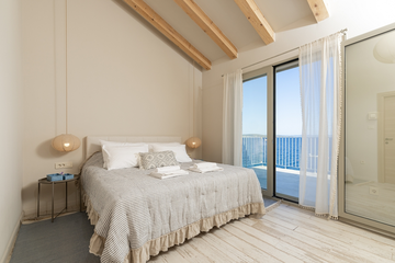 Sea-View 3-Bedroom Villa in Ivan Dolac for 6