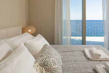 Sea-View 3-Bedroom Villa in Ivan Dolac for 6