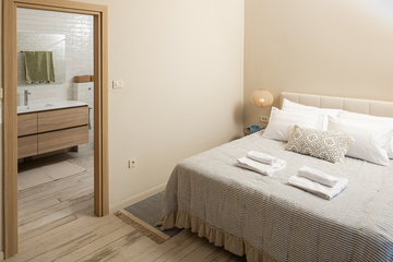 Sea-View 3-Bedroom Villa in Ivan Dolac for 6