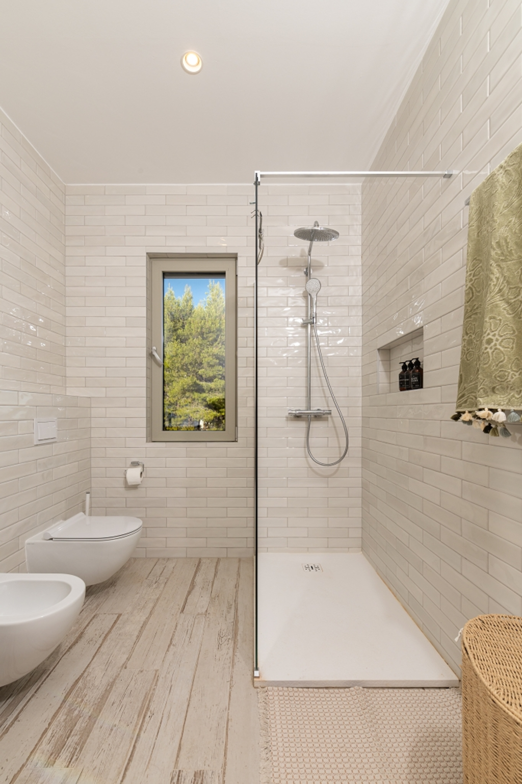 Sea-View 3-Bedroom Villa in Ivan Dolac for 6