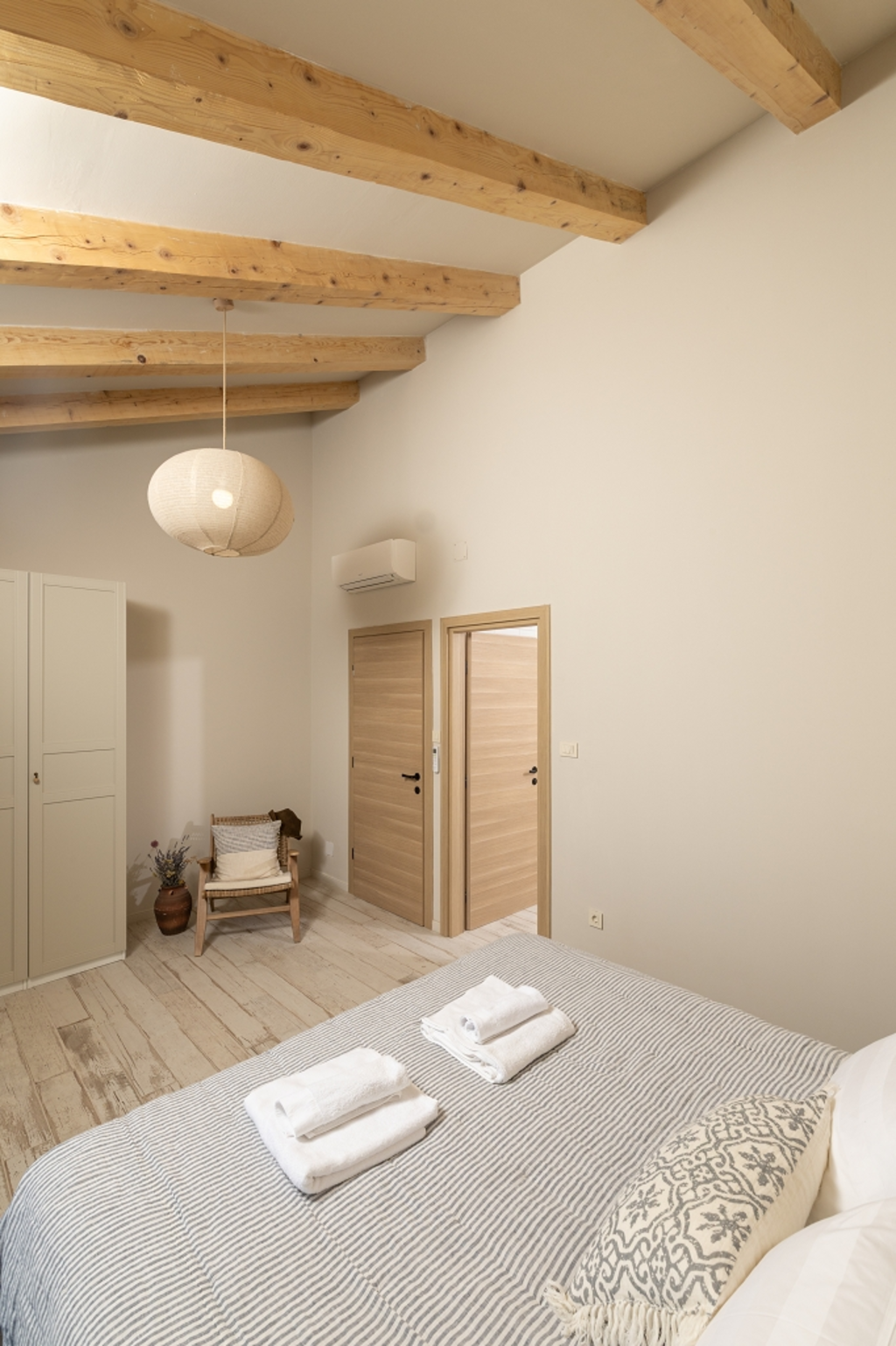 Sea-View 3-Bedroom Villa in Ivan Dolac for 6