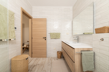 Sea-View 3-Bedroom Villa in Ivan Dolac for 6