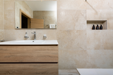 Sea-View 3-Bedroom Villa in Ivan Dolac for 6