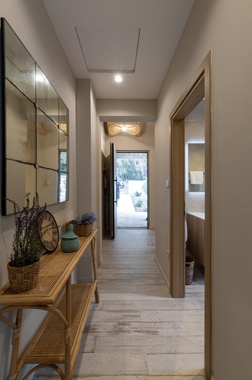 Sea-View 3-Bedroom Villa in Ivan Dolac for 6