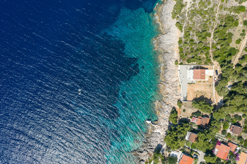 Sea-View 3-Bedroom Villa in Ivan Dolac for 6