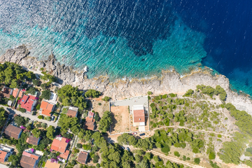 Sea-View 3-Bedroom Villa in Ivan Dolac for 6