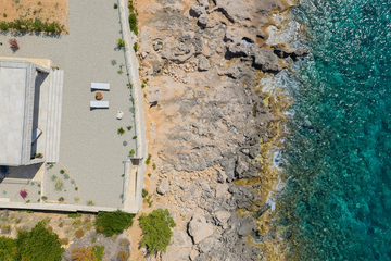 Sea-View 3-Bedroom Villa in Ivan Dolac for 6