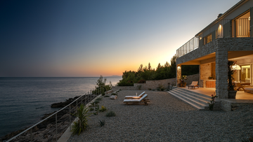 Sea-View 3-Bedroom Villa in Ivan Dolac for 6