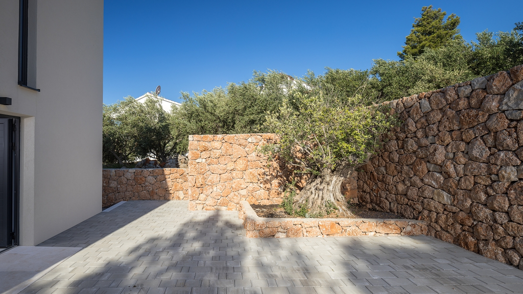 4-Bedroom Villa with Private Pool in Zavala, Croatia