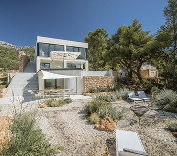 4-Bedroom Villa with Private Pool in Zavala, Croatia