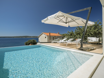 4-Bedroom Villa with Private Pool in Zavala, Croatia