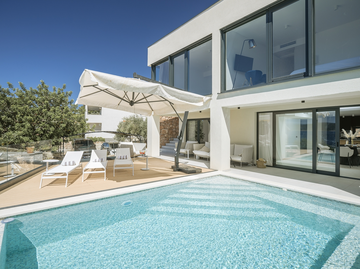 4-Bedroom Villa with Private Pool in Zavala, Croatia