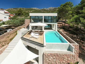 4-Bedroom Villa with Private Pool in Zavala, Croatia