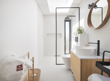 4-Bedroom Villa with Private Pool in Zavala, Croatia