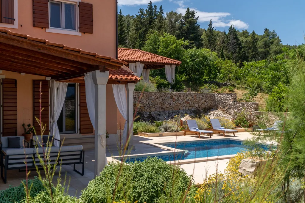 3-Bedroom Villa in Vrbanj for up to 8 Guests