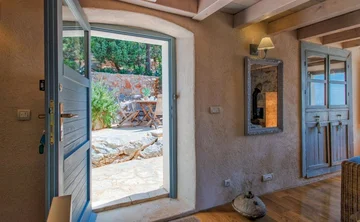 Villa in Hvar for 6 Guests with Sea View