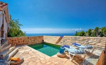 Villa in Hvar for 6 Guests with Sea View