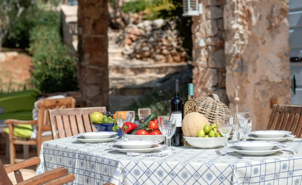 Villa in Hvar for 6 Guests with Sea View