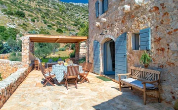 Villa in Hvar for 6 Guests with Sea View