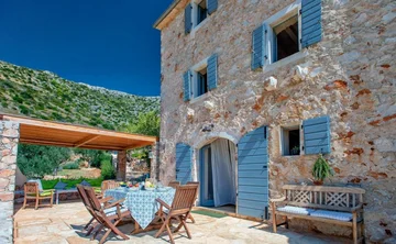 Villa in Hvar for 6 Guests with Sea View