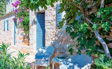 Villa in Hvar for 6 Guests with Sea View