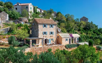 Villa in Hvar for 6 Guests with Sea View