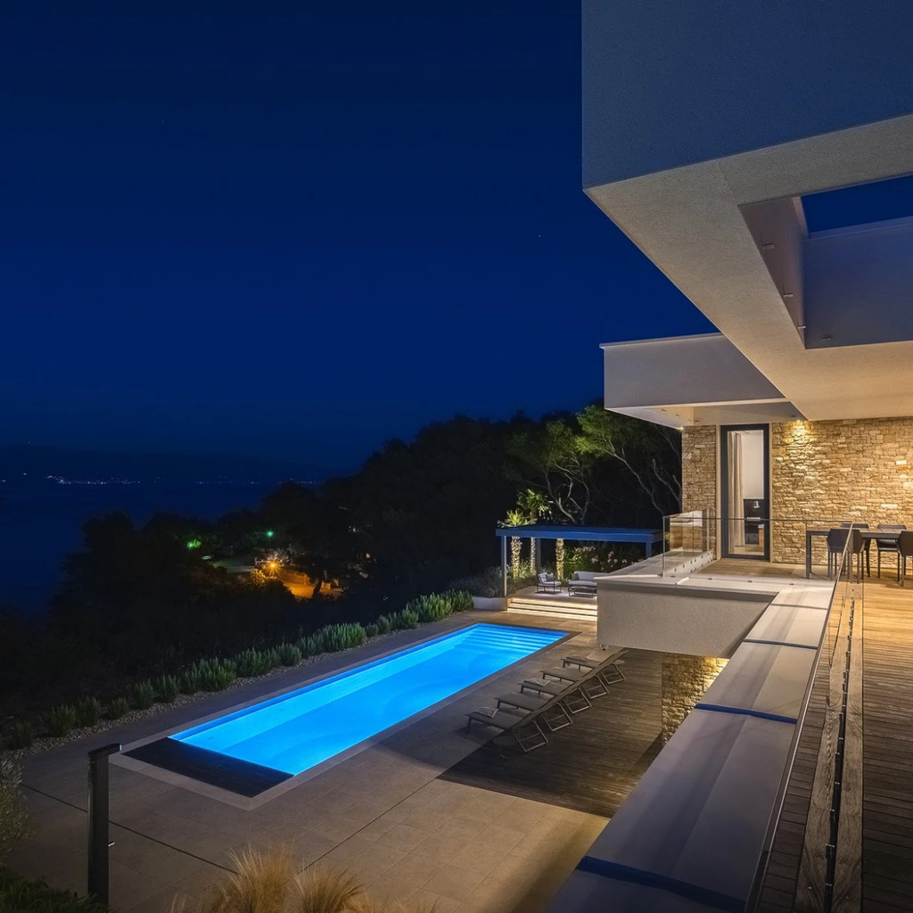 Jelsa Villa for 12 Guests with Pool & Hot Tubs