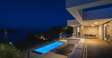 Jelsa Villa for 12 Guests with Pool & Hot Tubs