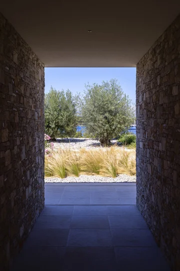 Jelsa Villa for 12 Guests with Pool & Hot Tubs