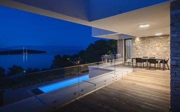 Jelsa Villa for 12 Guests with Pool & Hot Tubs