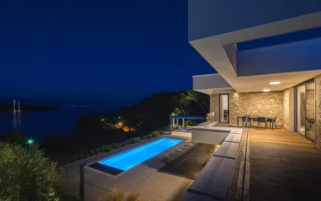 Jelsa Villa for 12 Guests with Pool & Hot Tubs