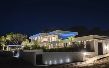 Jelsa Villa for 12 Guests with Pool & Hot Tubs