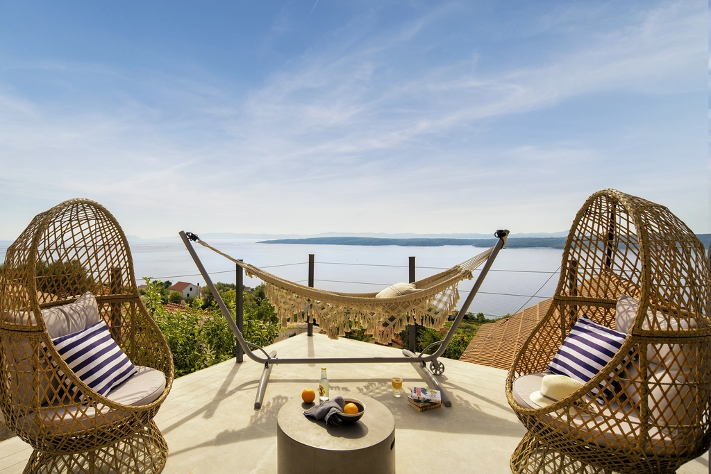 5-Bedroom Villa in Zavala for up to 10 Guests