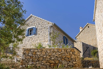 Stone Villa in Velo Grablje for Up to 8 Guests