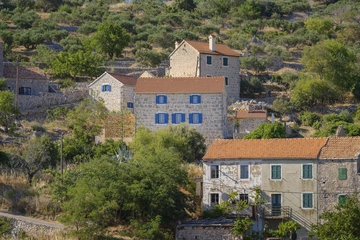 Stone Villa in Velo Grablje for Up to 8 Guests