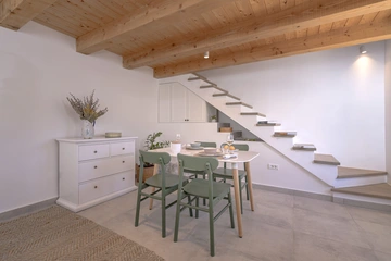 Stone Villa in Velo Grablje for Up to 8 Guests