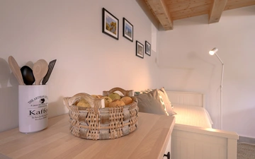 Stone Villa in Velo Grablje for Up to 8 Guests