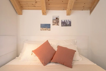 Stone Villa in Velo Grablje for Up to 8 Guests