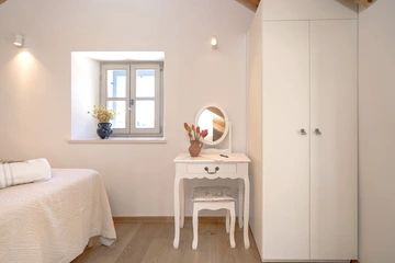 Stone Villa in Velo Grablje for Up to 8 Guests