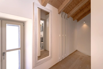 Stone Villa in Velo Grablje for Up to 8 Guests