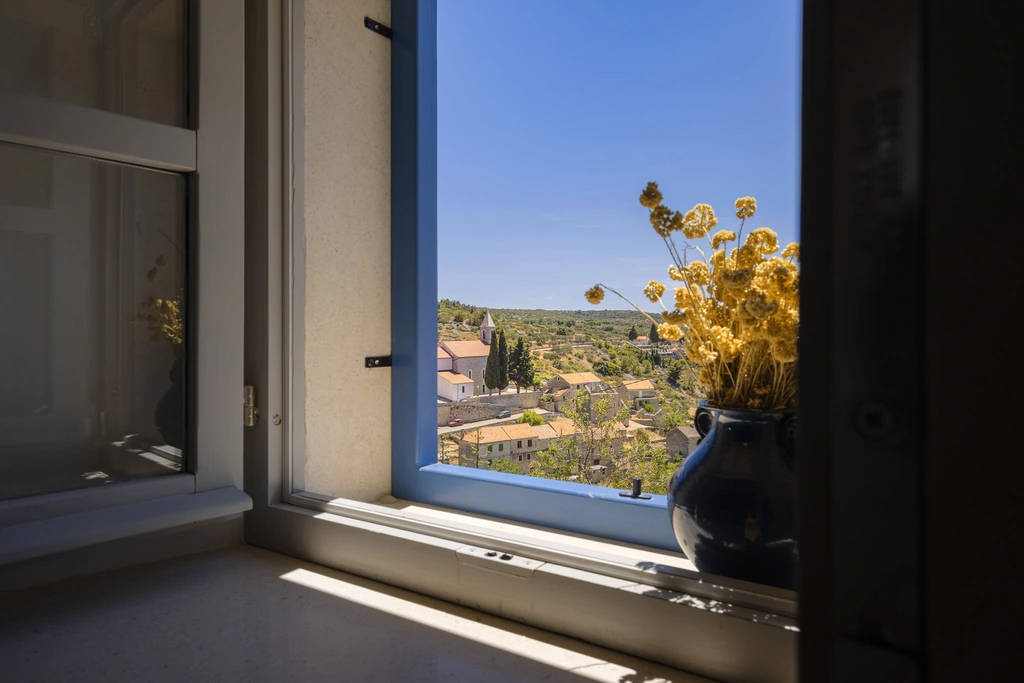 Stone Villa in Velo Grablje for Up to 8 Guests