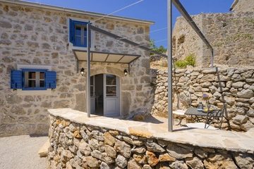 Stone Villa in Velo Grablje for Up to 8 Guests