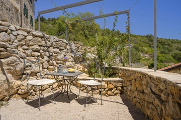 Stone Villa in Velo Grablje for Up to 8 Guests