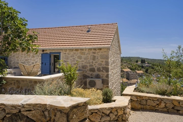 Stone Villa in Velo Grablje for Up to 8 Guests