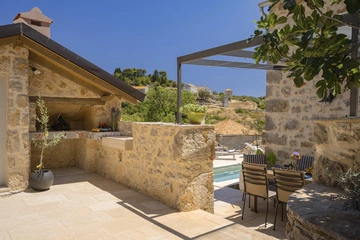 Stone Villa in Velo Grablje for Up to 8 Guests