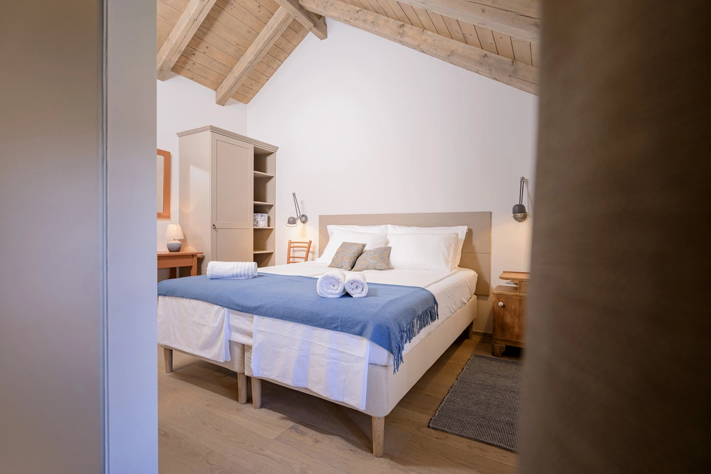 Stone Villa in Velo Grablje for Up to 8 Guests