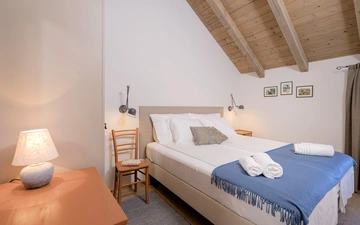 Stone Villa in Velo Grablje for Up to 8 Guests